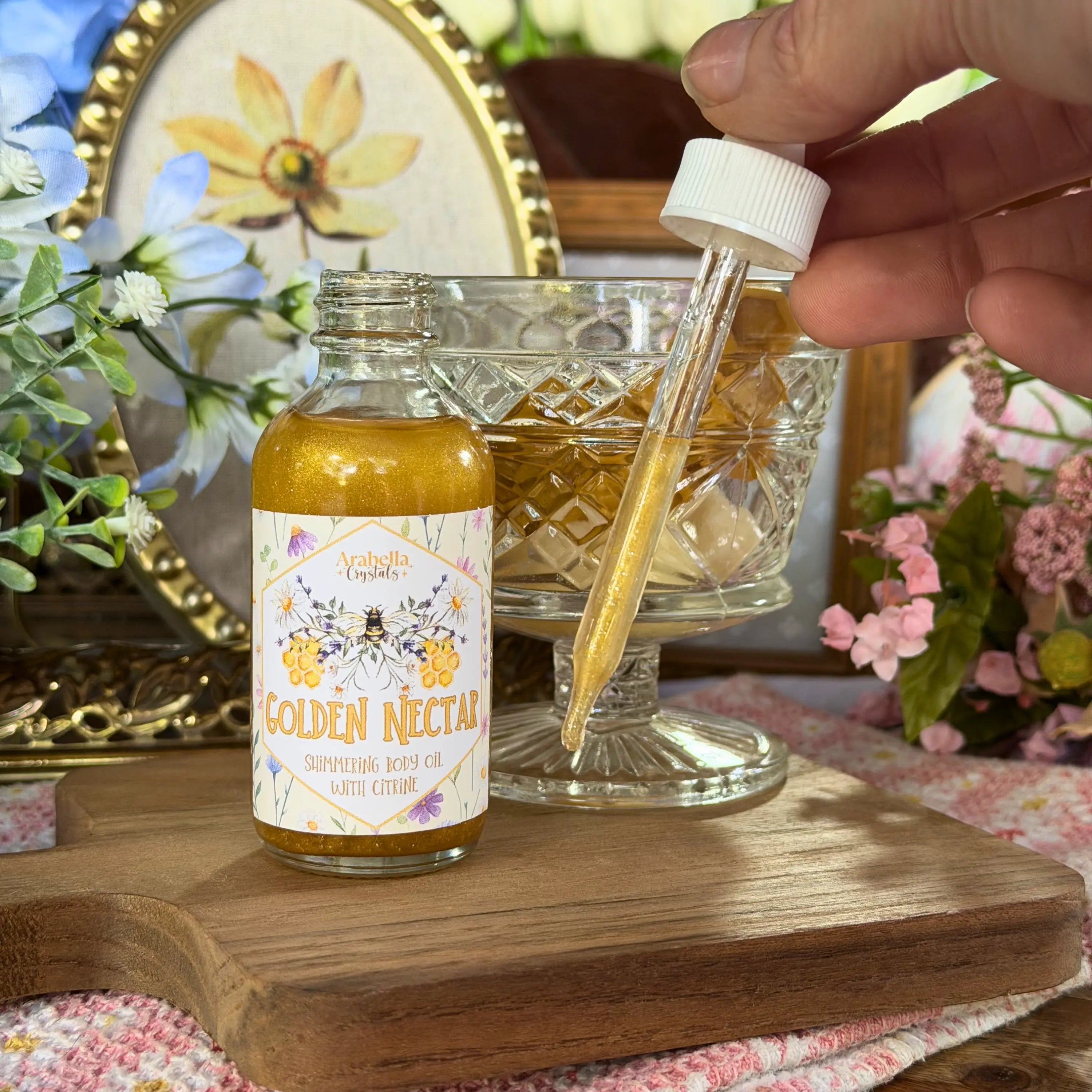 Golden Nectar Spring Homestead Shimmering Oil Notes of: Honey, Sugar & Spice