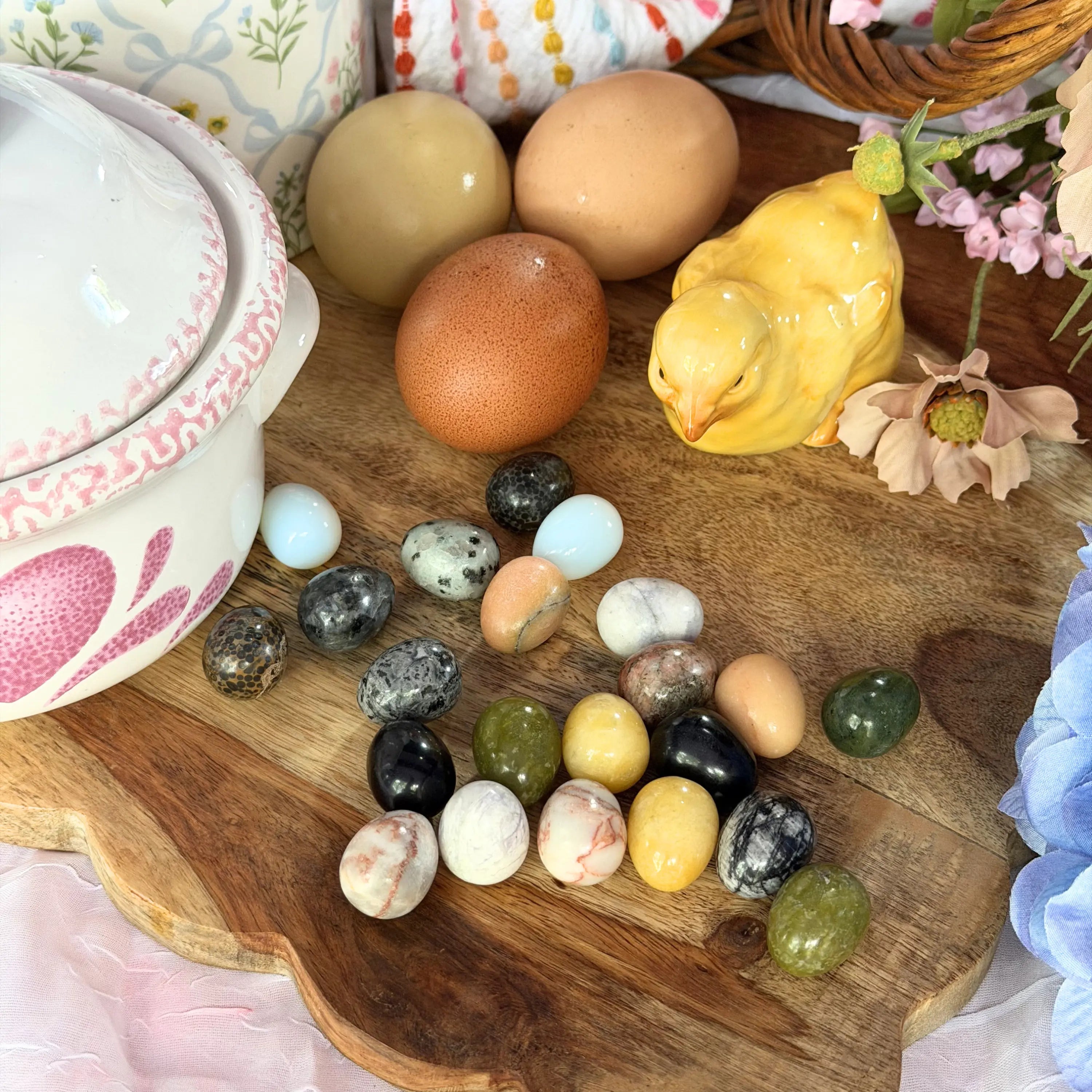 Freshly Laid Spring Homestead Soy Candle Notes of: Lemon Peel, Lemongrass & Light Musk