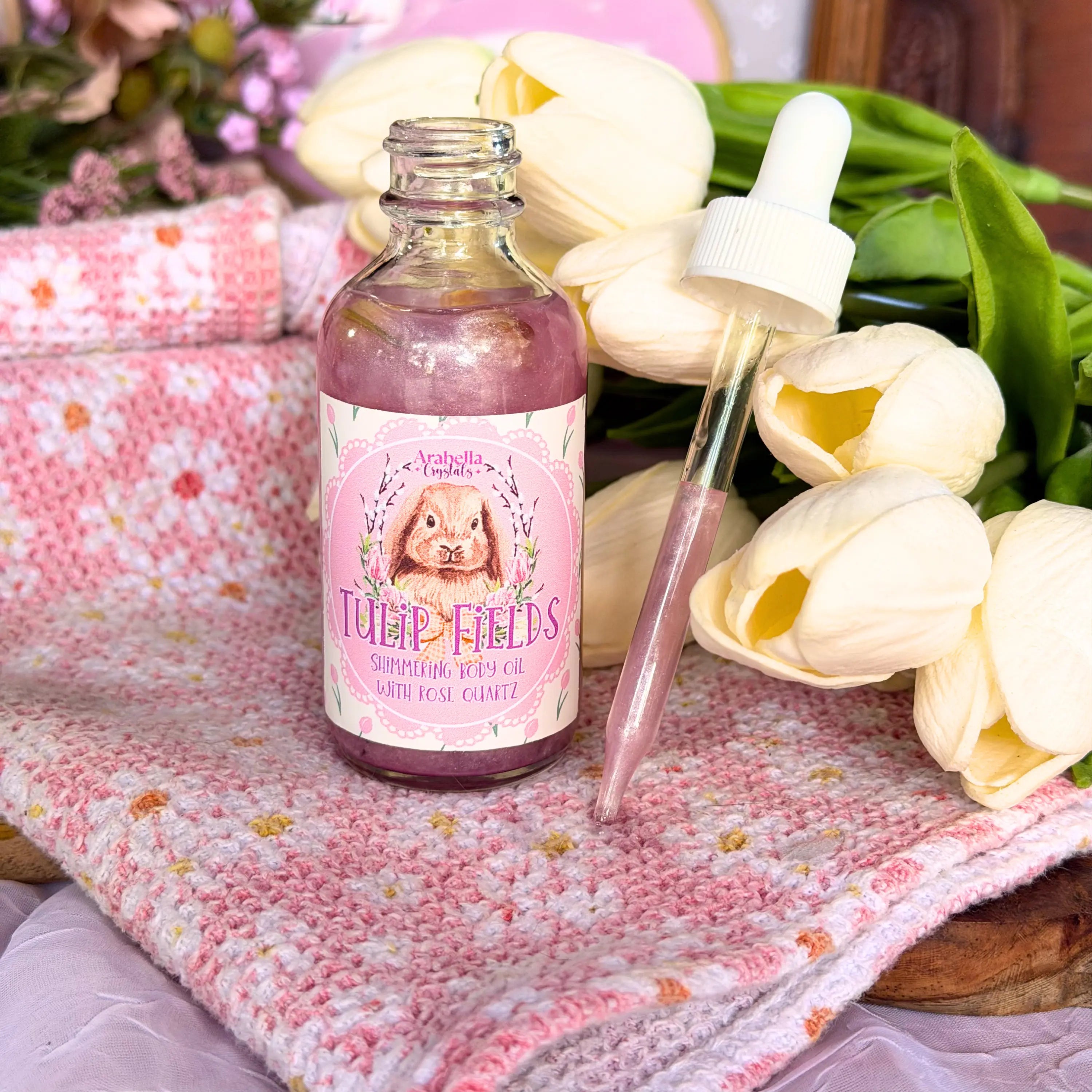 Tulip Fields Spring Homestead Shimmering Oil Notes of: Peach, Tulip & Green Leaves