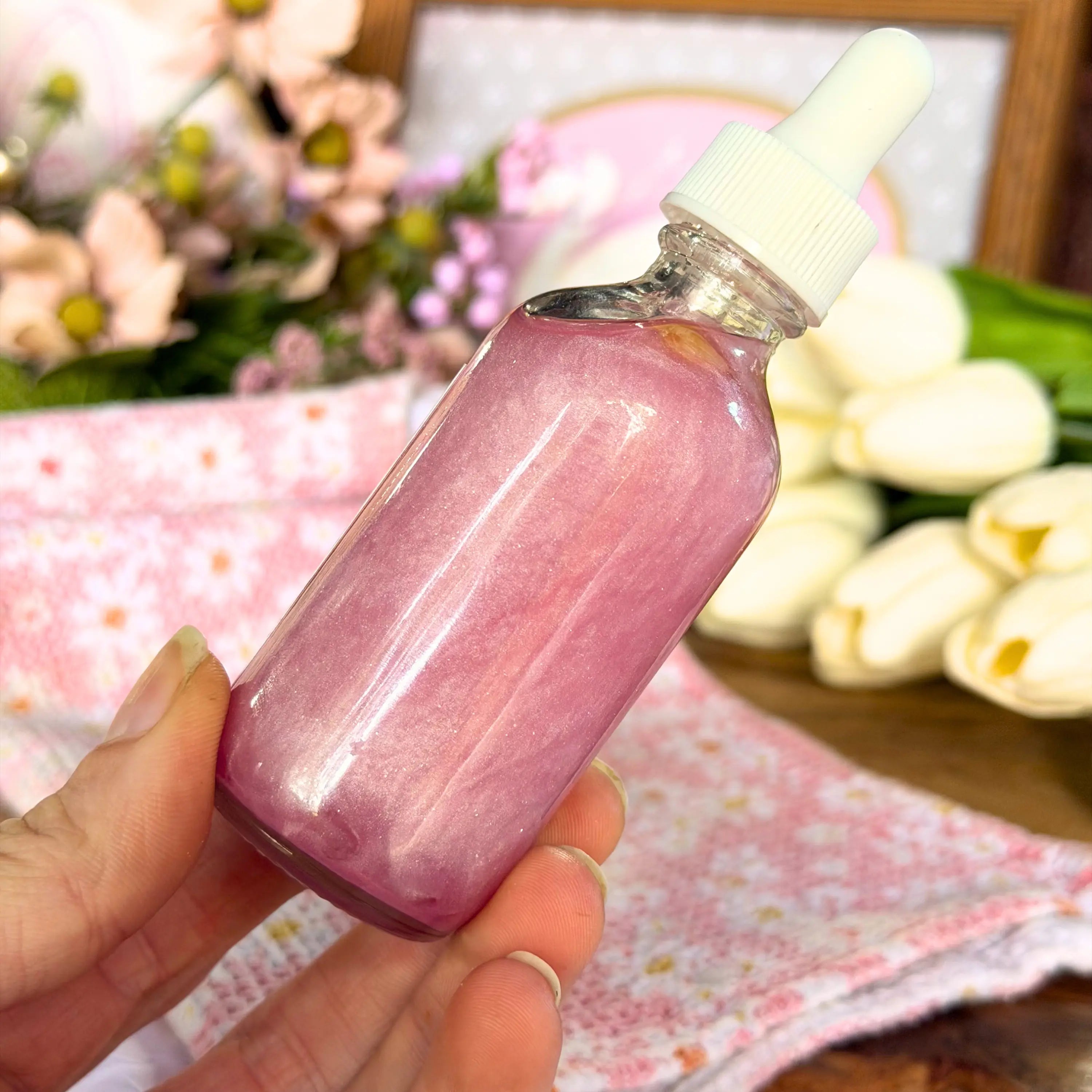 Tulip Fields Spring Homestead Shimmering Oil Notes of: Peach, Tulip & Green Leaves