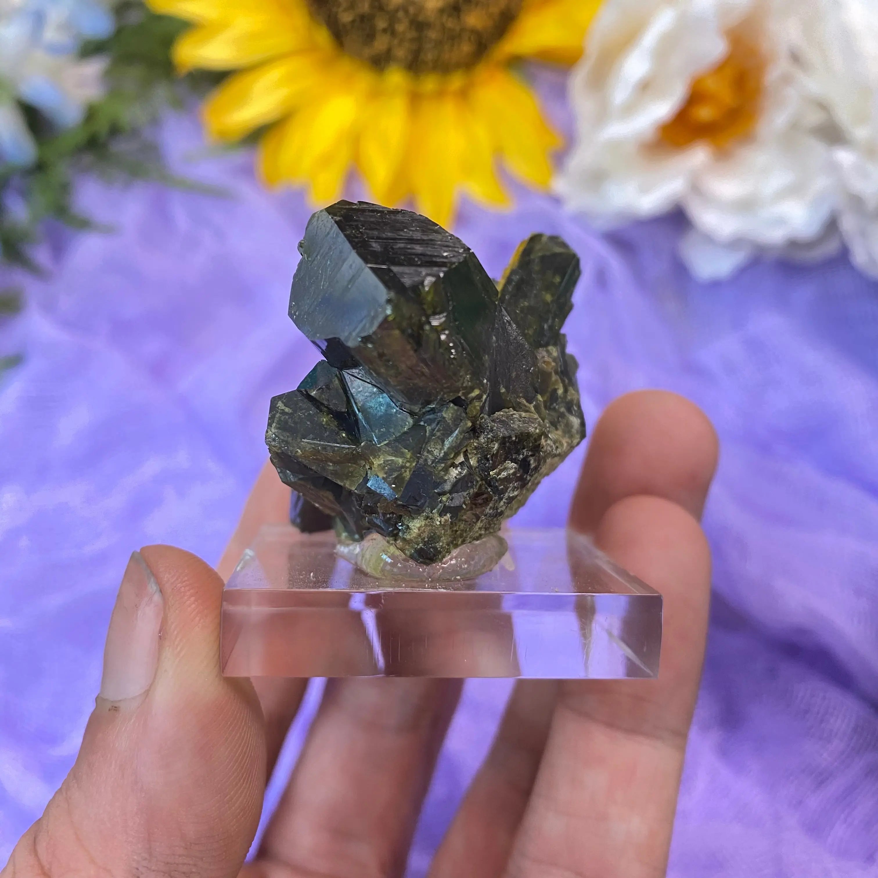 High Quality Green Epidote Cluster Arabella Crystals