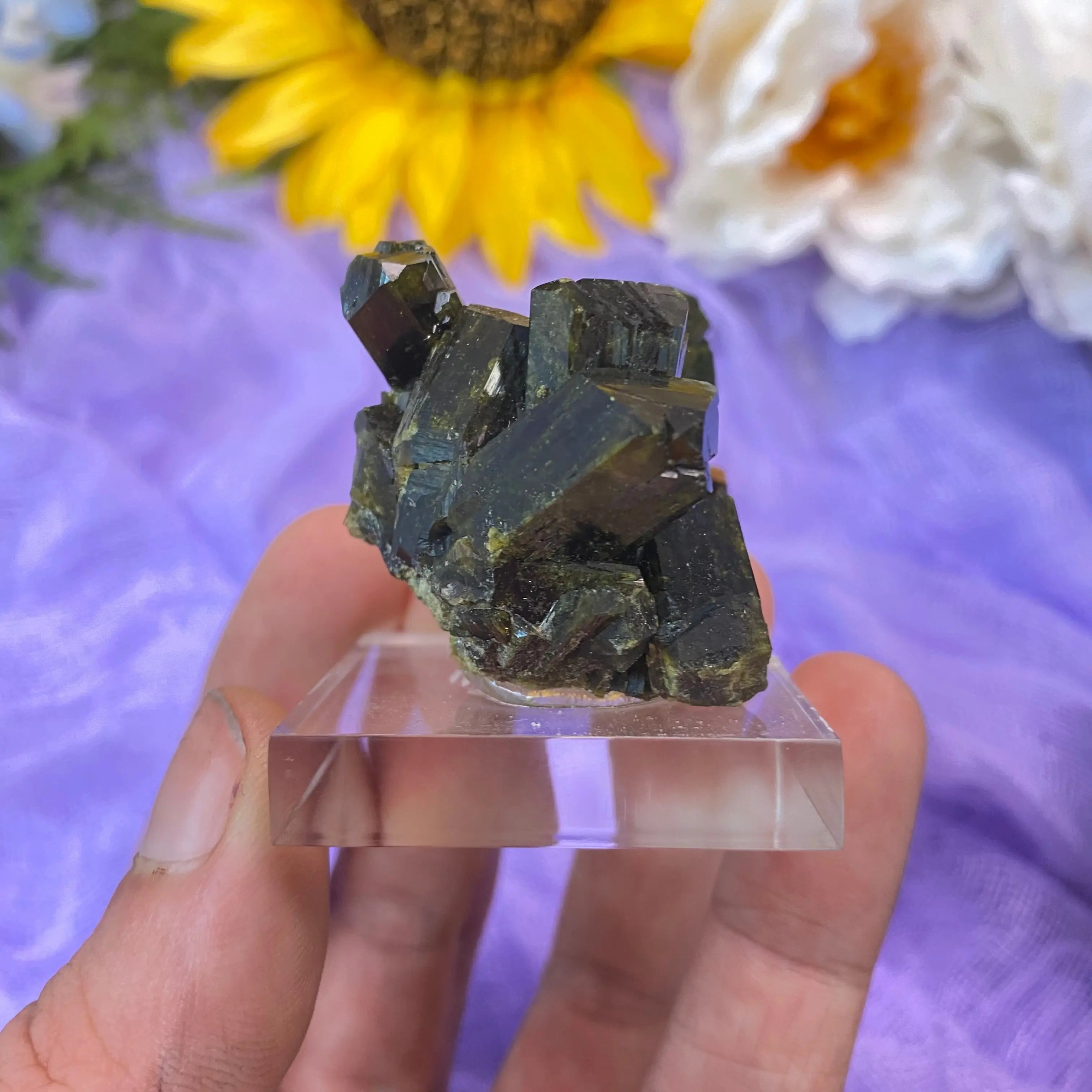 High Quality Green Epidote Cluster Arabella Crystals