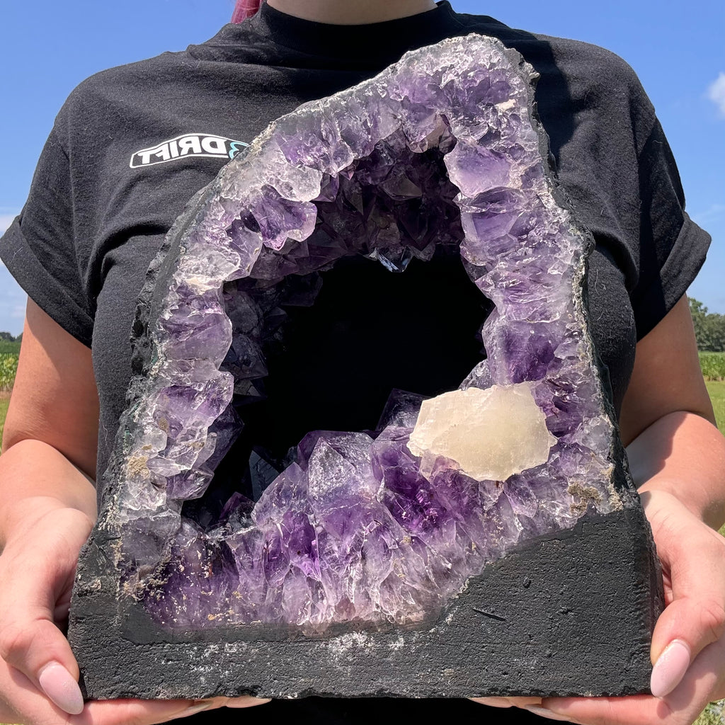 Amethyst Portal w/ Calcite